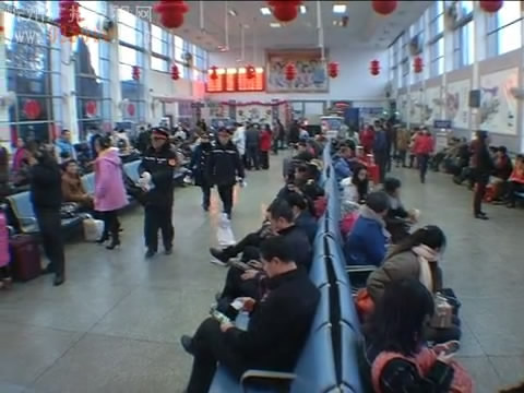 忻州火车站迎来春运返程客流高峰